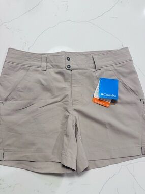 Columbia Women's Light Taupe Performance Shorts, Size 10, NWT